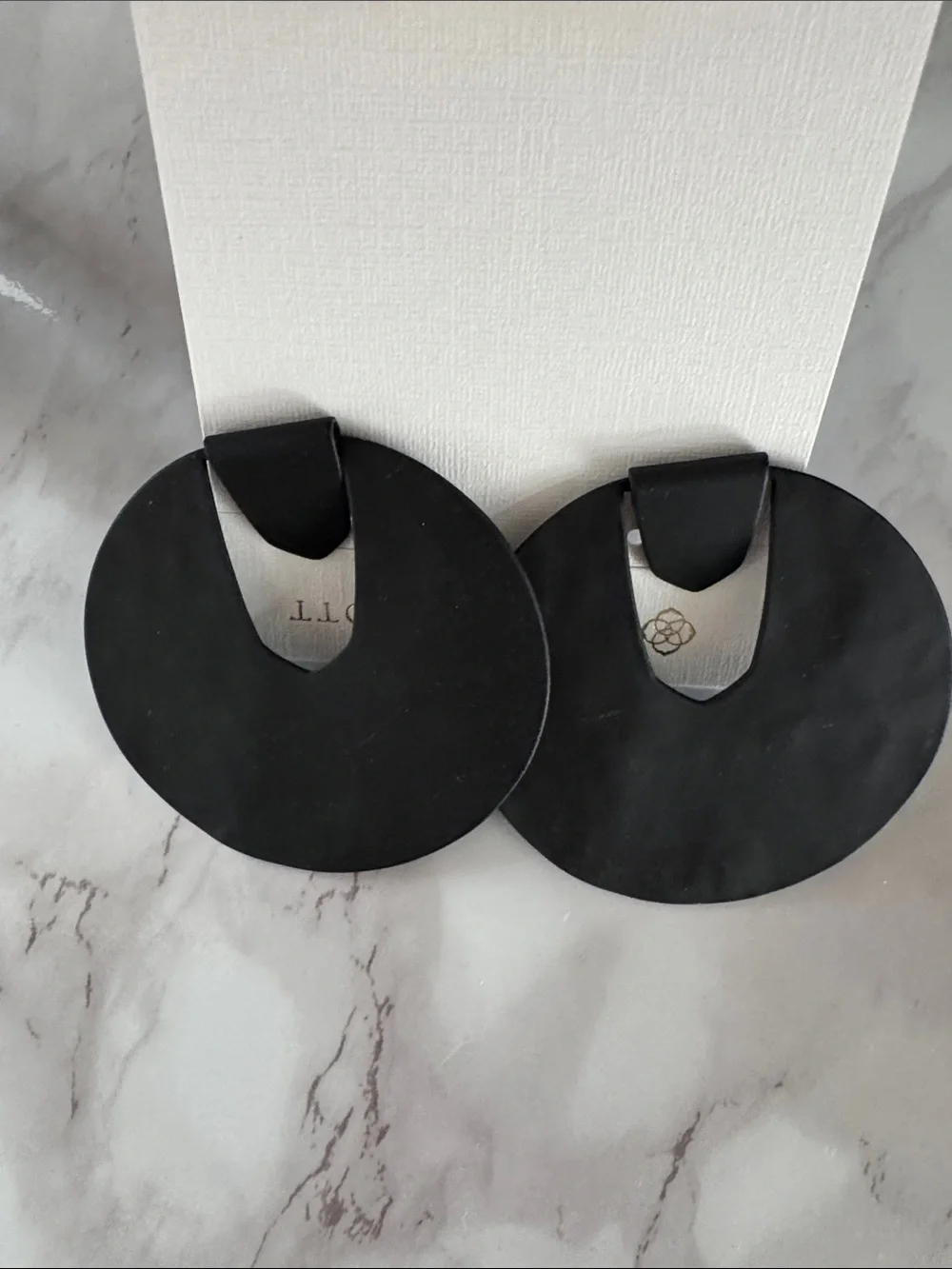 NWOT Kendra Scott Diane Large Disc Earrings - Picture 4 of 7